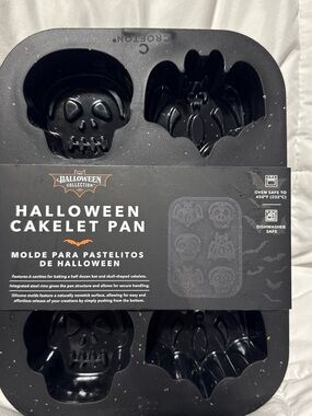 NEW Crofton Halloween Cakelet Pan – Black Bat & Skull Silicone Mold